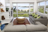 A Beach House Near Manly Two - QLD Tourism